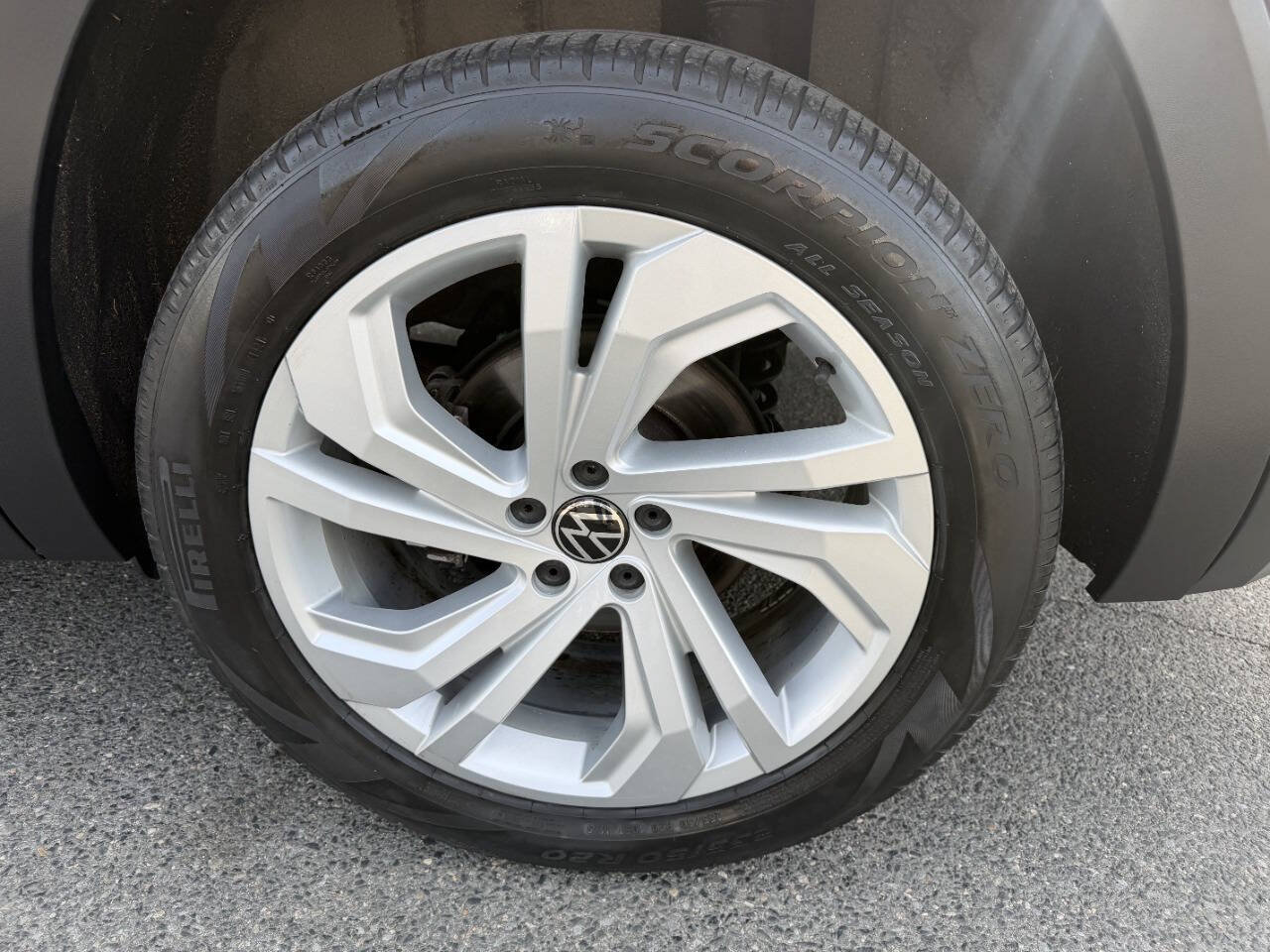 Used 2021 Volkswagen Atlas SE w/ Panoramic Sunroof Package AWD/4WD image 12