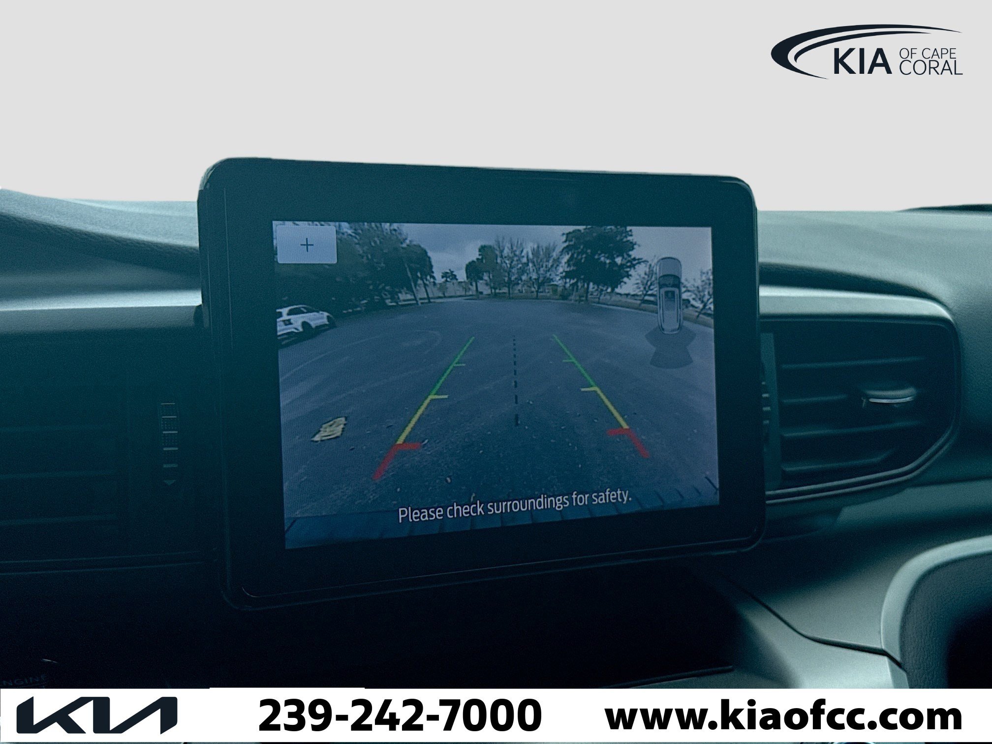 Used 2022 Ford Explorer XLT image 29