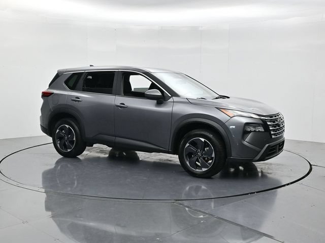 Used 2024 Nissan Rogue SV AWD/4WD image 3