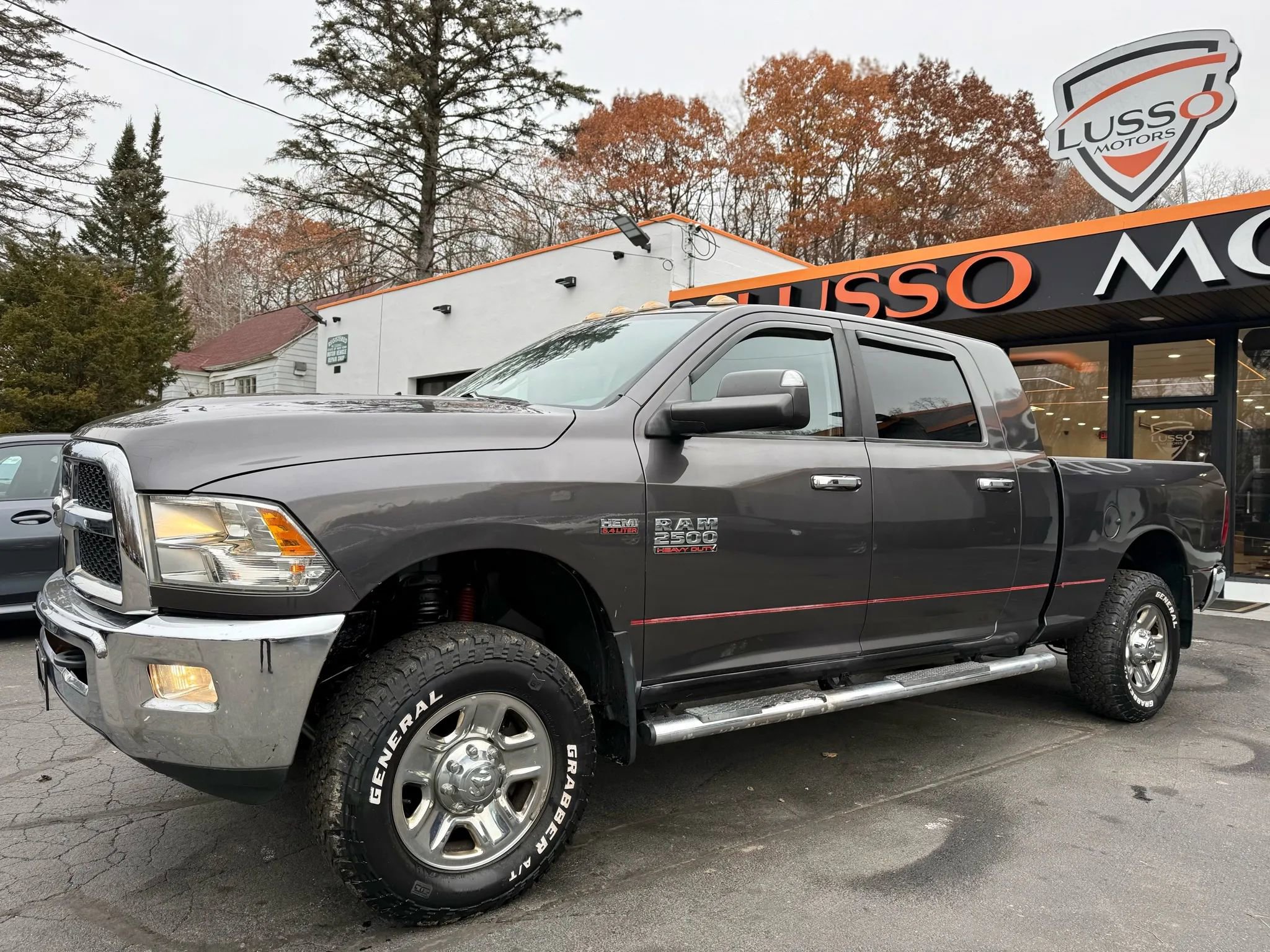 Used 2014 RAM 2500 SLT image 2