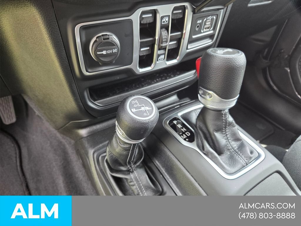 Used 2025 Jeep Wrangler Unlimited Sport AWD/4WD image 26