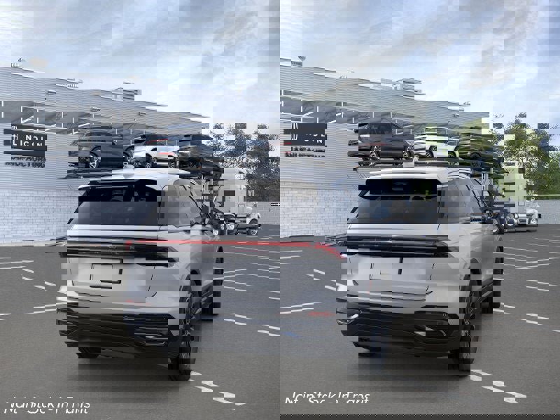 New 2026 Lincoln Nautilus Premier w/ Equipment Group 102A image 8