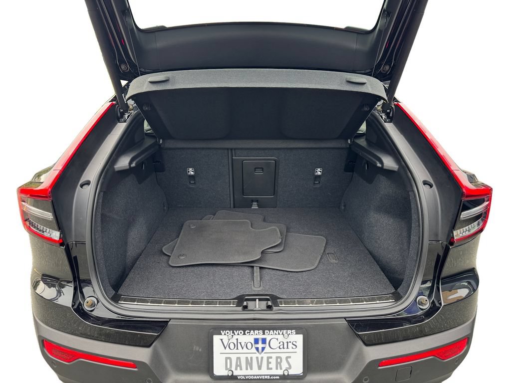 Certified 2023 Volvo C40 P8 Recharge Plus w/ Climate Package AWD/4WD image 6