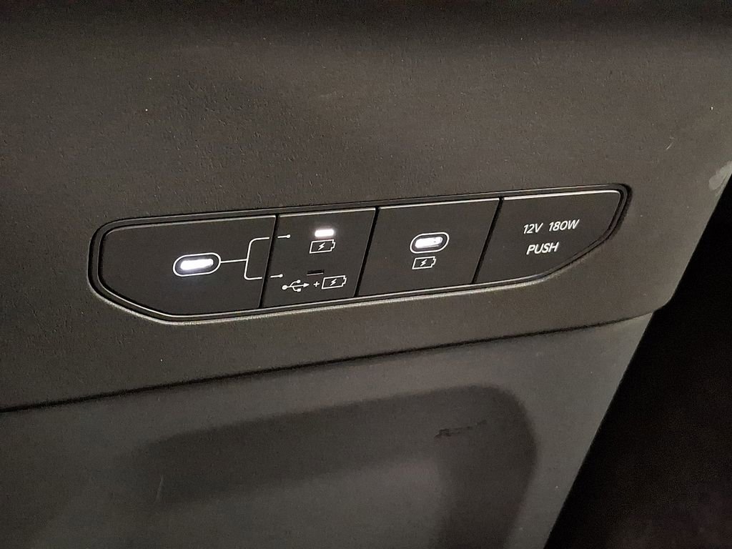 Used 2024 Kia EV9 Wind image 17