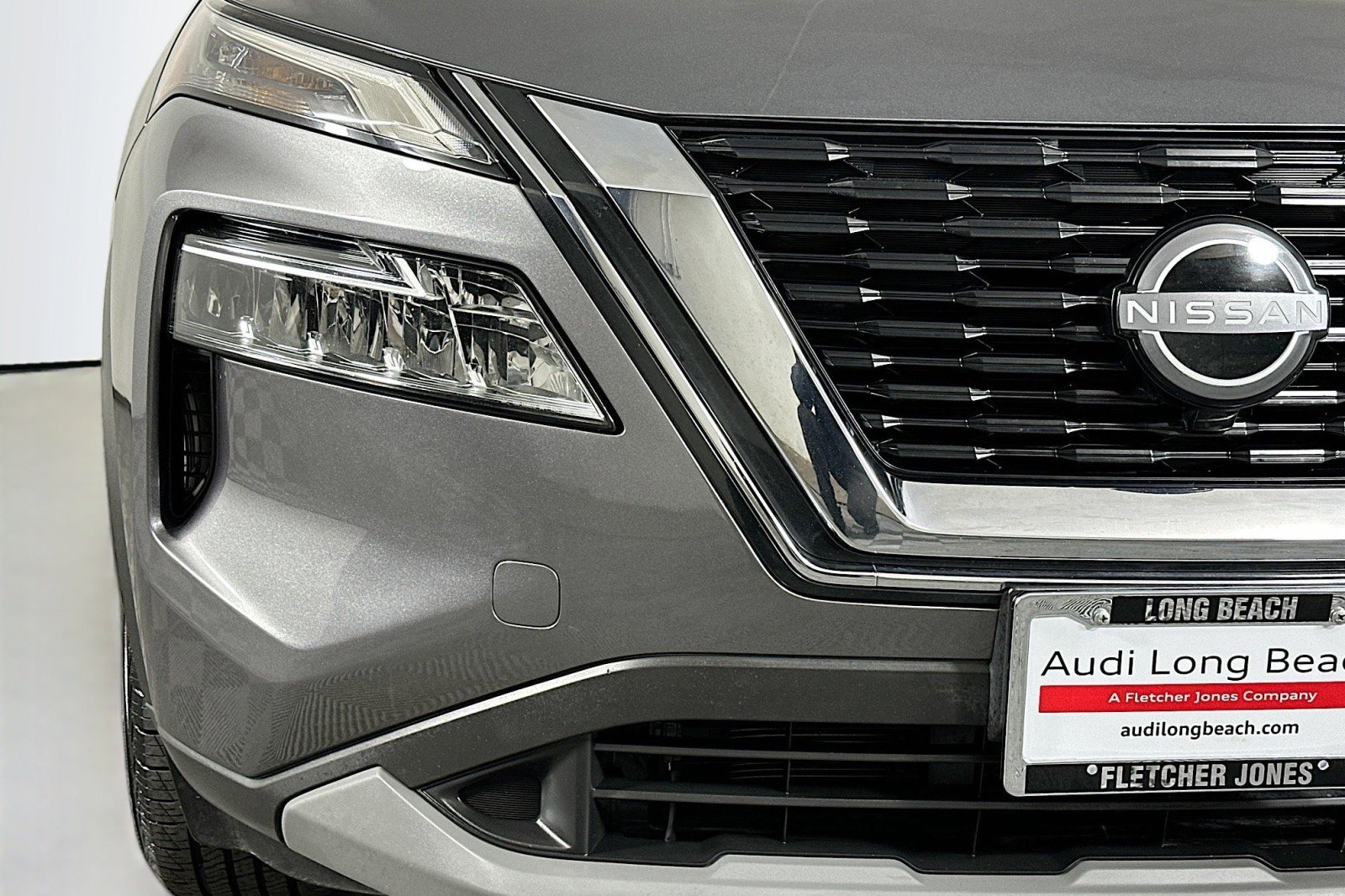 Used 2023 Nissan Rogue SV image 16