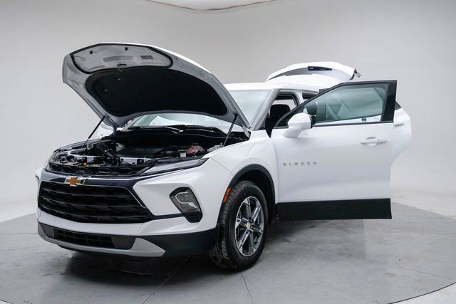 Used 2025 Chevrolet Blazer LT image 16