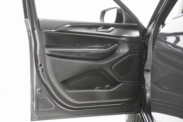 Used 2025 Jeep Grand Cherokee L Laredo AWD/4WD image 9