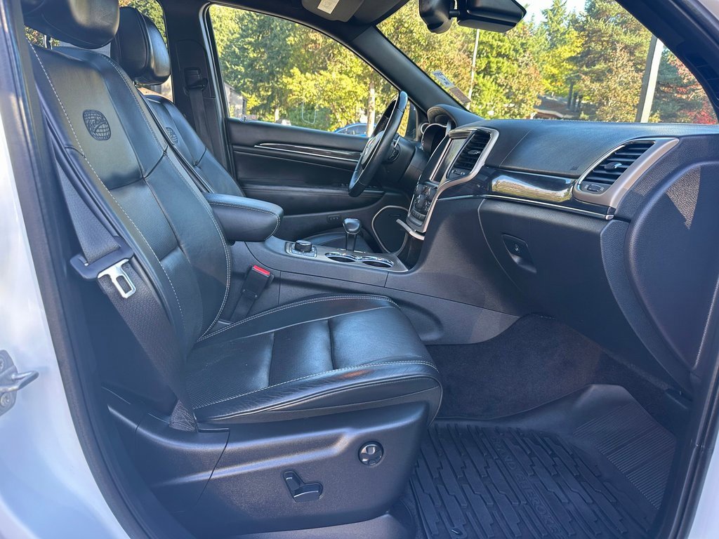 Used 2015 Jeep Grand Cherokee Overland w/ Advanced Technology Group image 9