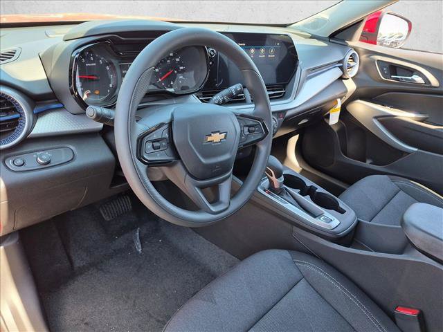 New 2026 Chevrolet Trax LS w/ LS Convenience Package FWD image 3