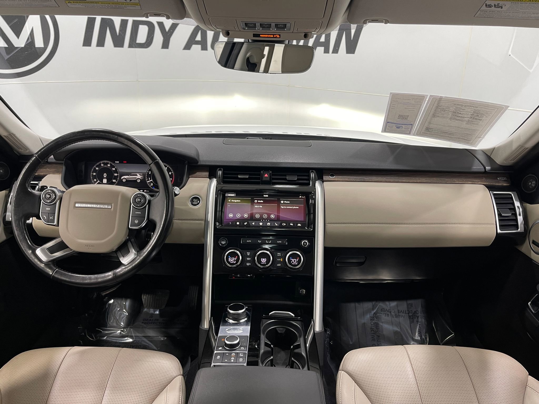 Used 2018 Land Rover Discovery HSE AWD/4WD image 19