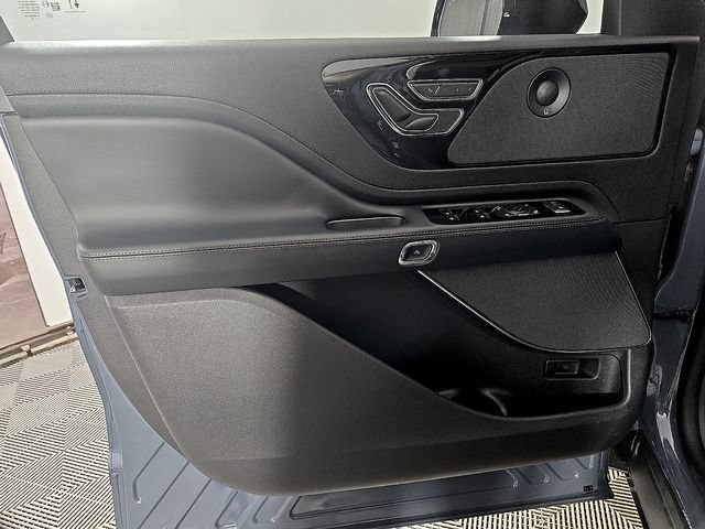 New 2026 Lincoln Aviator 2WD image 12