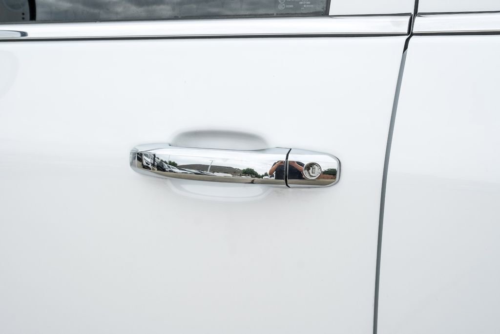 Used 2018 Chevrolet Silverado 1500 LTZ Z71 w/ LTZ Plus Package AWD/4WD image 39