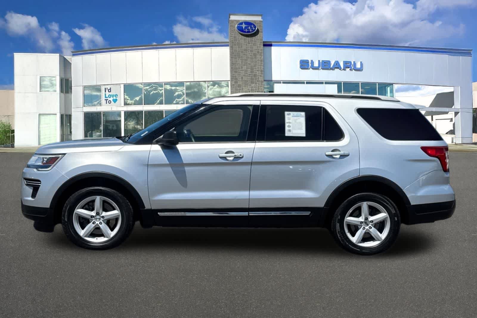 Used 2018 Ford Explorer XLT FWD image 9