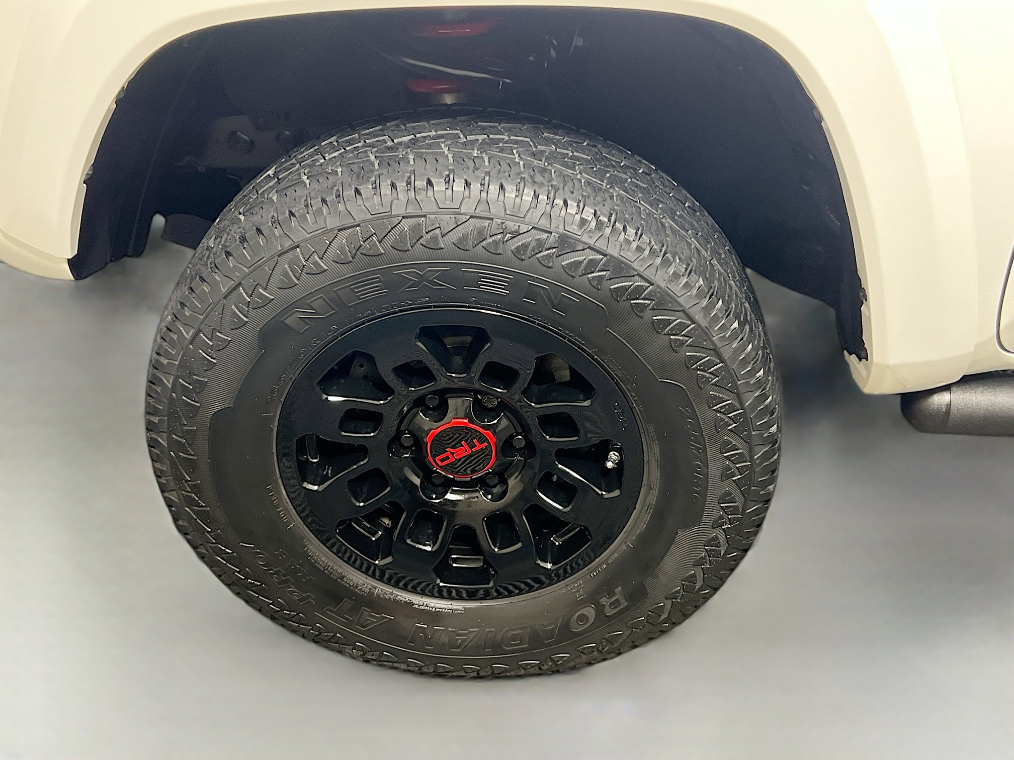 Used 2017 Toyota Tacoma Limited image 13