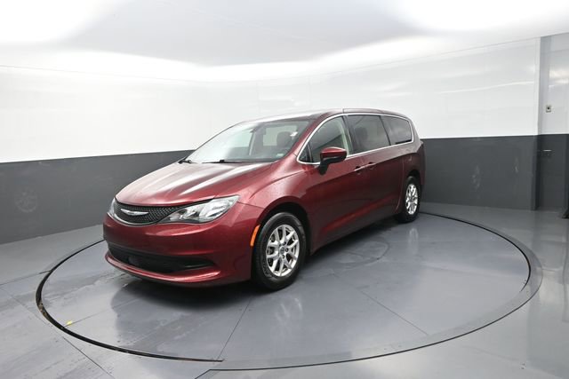 Used 2022 Chrysler Voyager LX FWD image 72