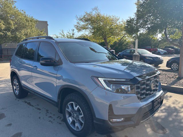 Used 2023 Honda Passport TrailSport image 3
