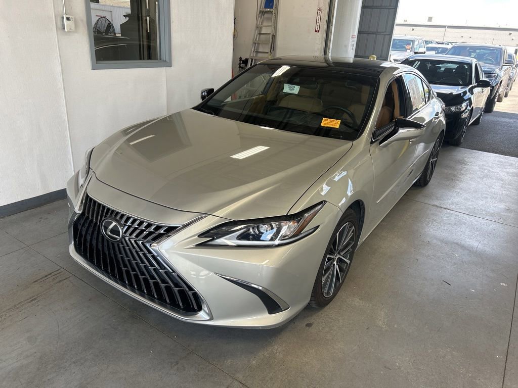 Used 2022 Lexus ES 350 w/ Premium Package FWD image 2