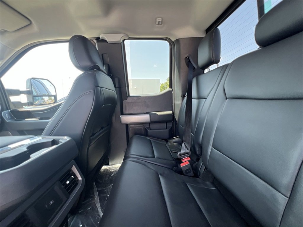 Used 2024 Ford F350 Lariat w/ Sport Appearance Package image 12