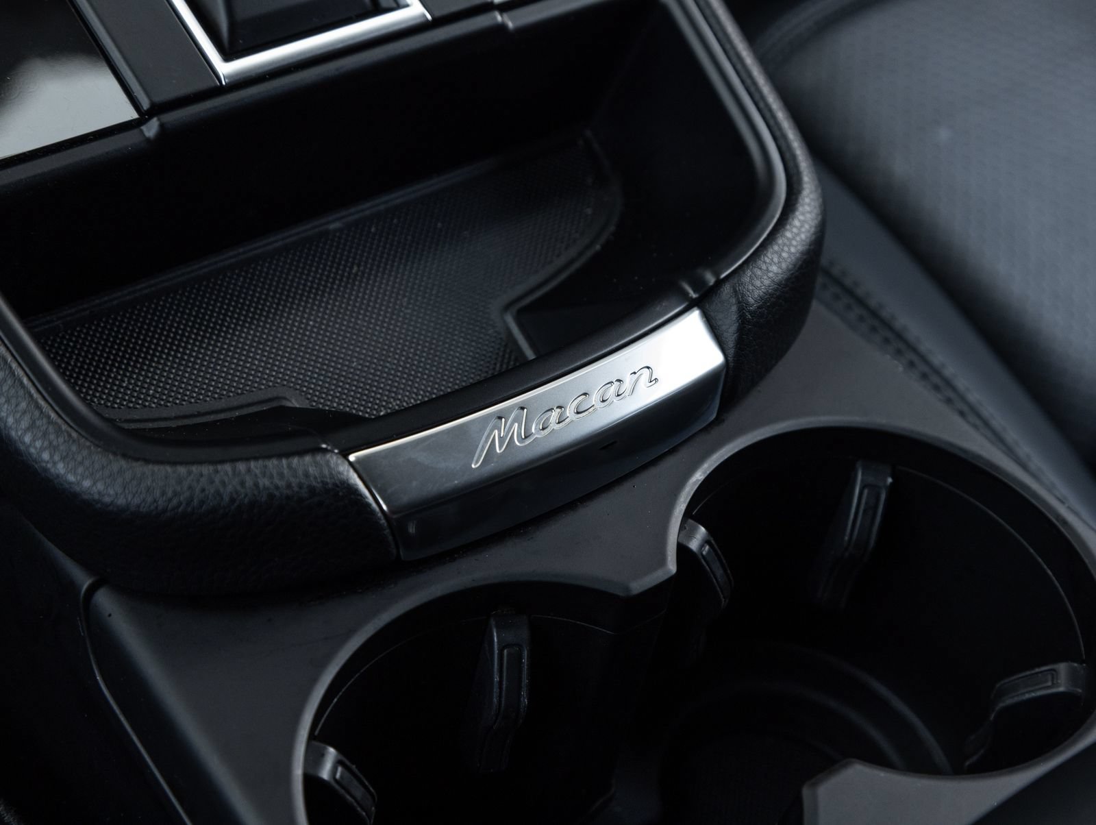 Certified 2023 Porsche Macan S AWD/4WD image 27