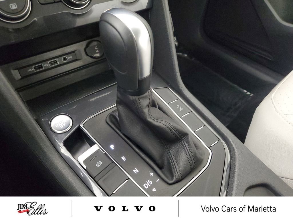 Used 2020 Volkswagen Tiguan SE FWD image 32