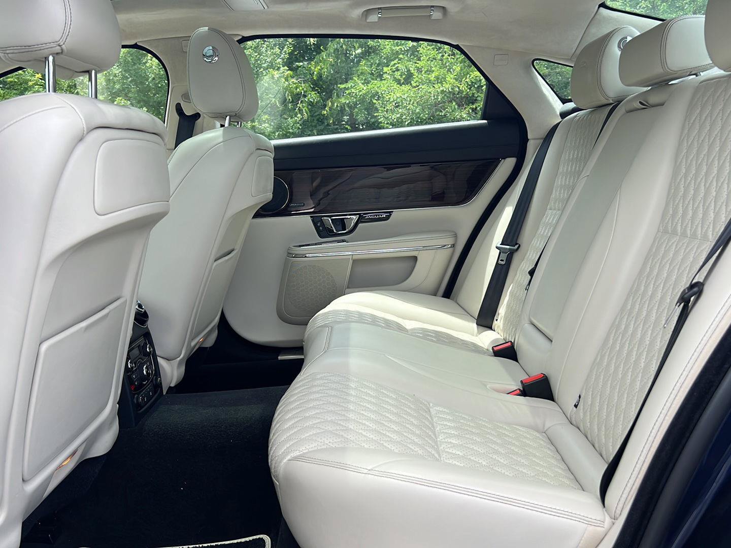 Used 2016 Jaguar XJ L Portfolio AWD/4WD image 29