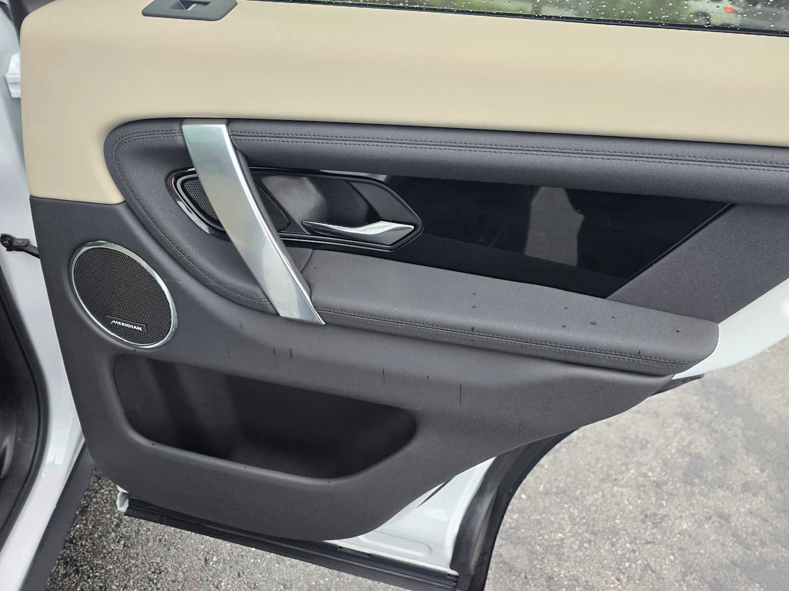 Used 2025 Land Rover Discovery Sport S image 13