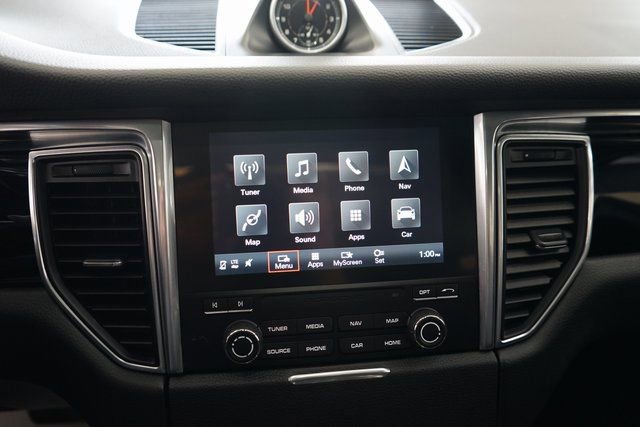 Used 2018 Porsche Macan image 39