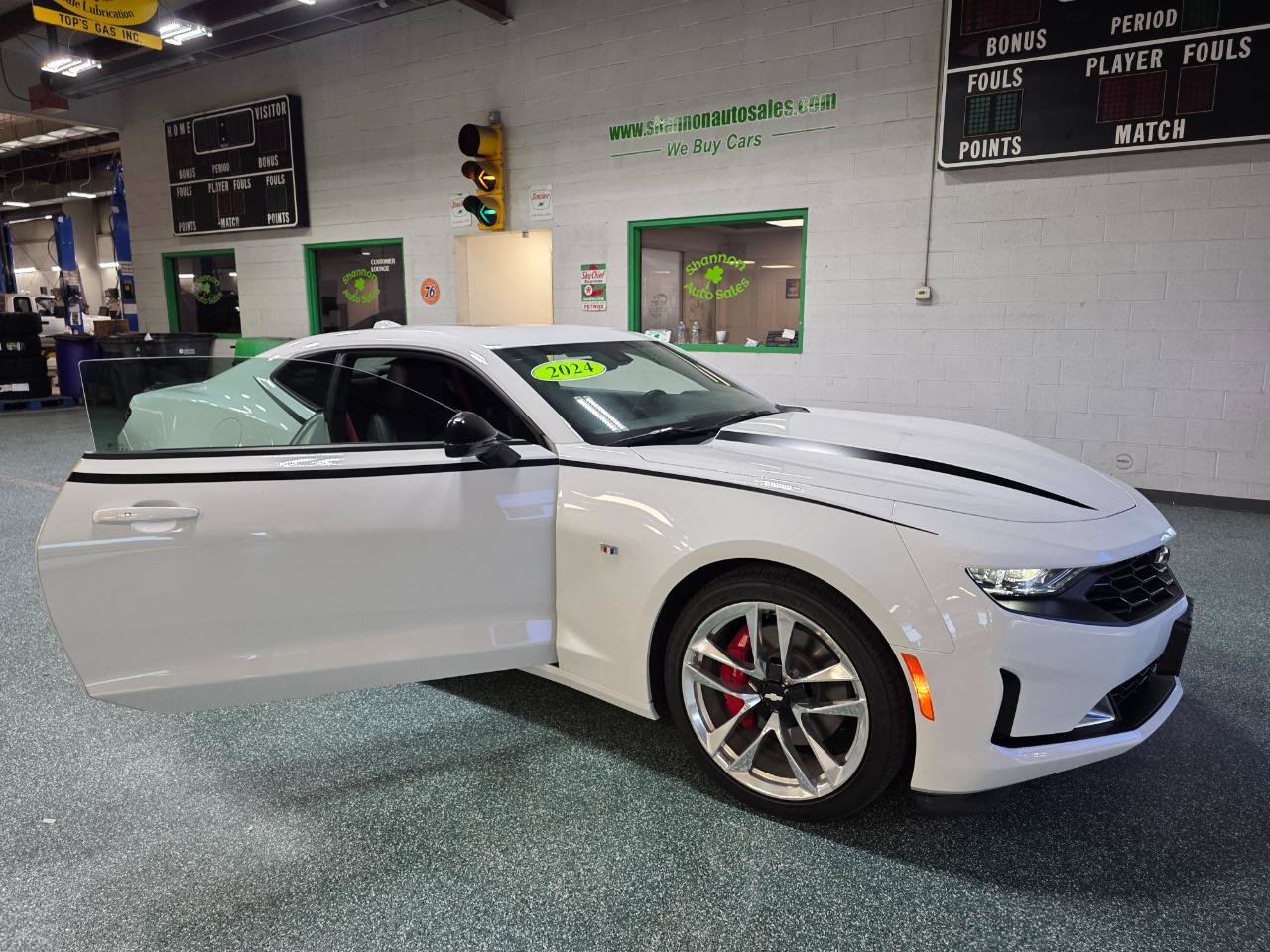 Used 2024 Chevrolet Camaro LT w/ RS Package RWD image 2