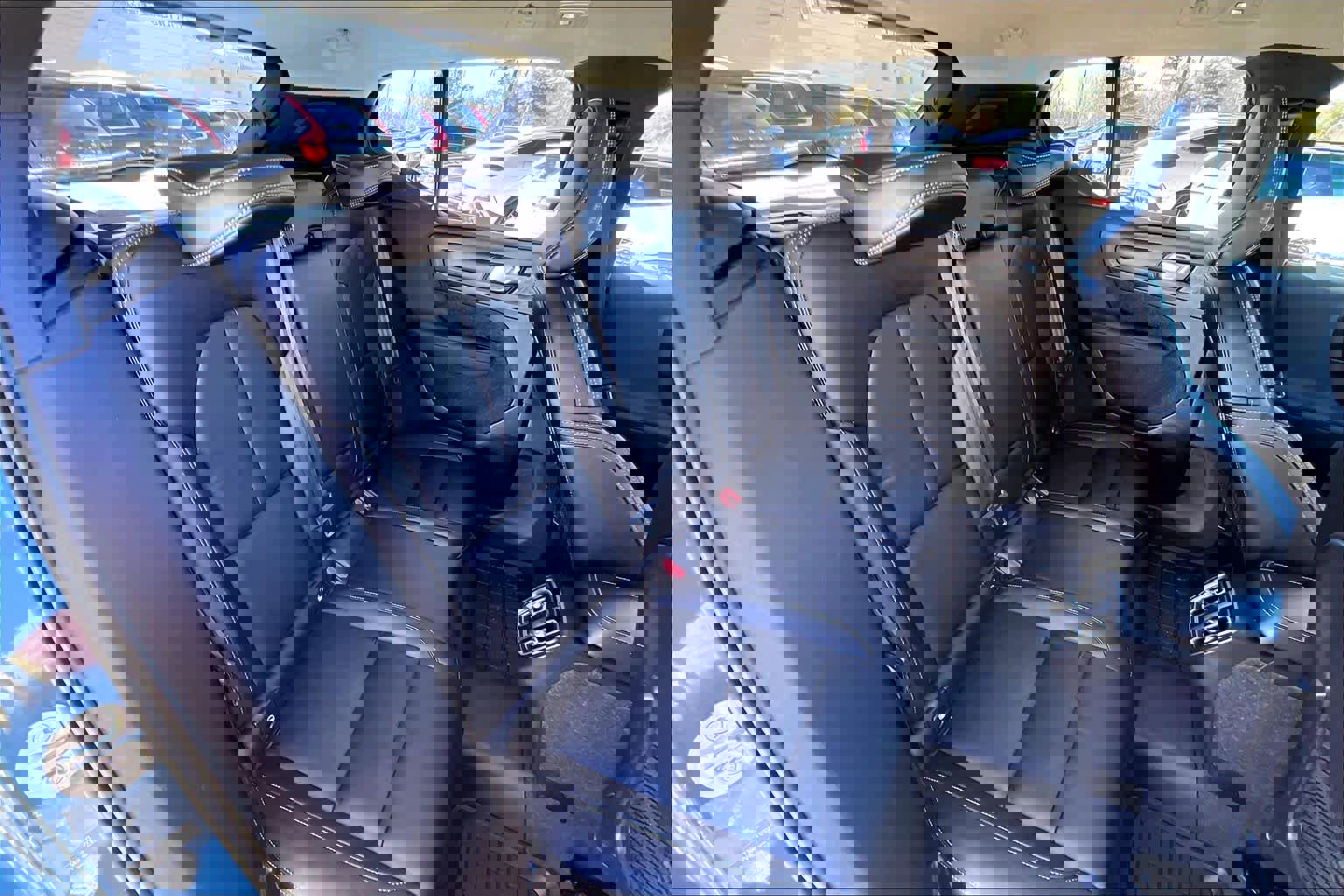 Used 2023 Volvo XC40 B5 Plus w/ Driver Assist Package image 19