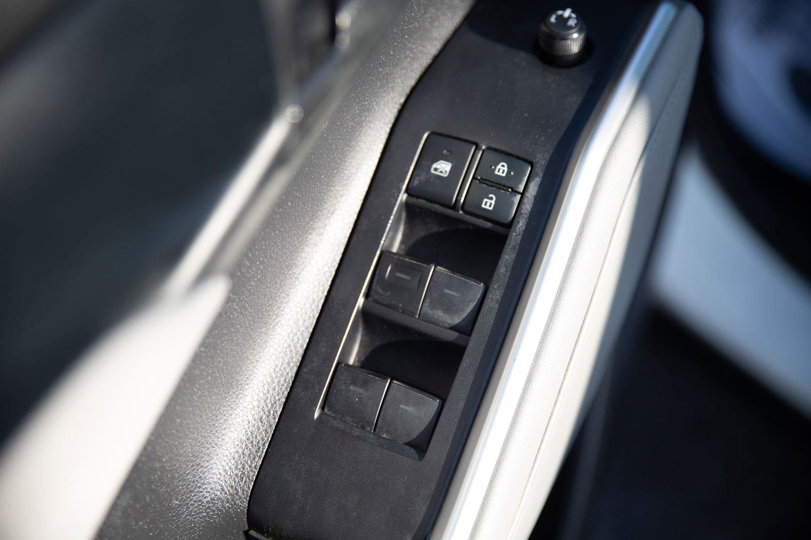 Used 2020 Toyota Highlander LE image 20