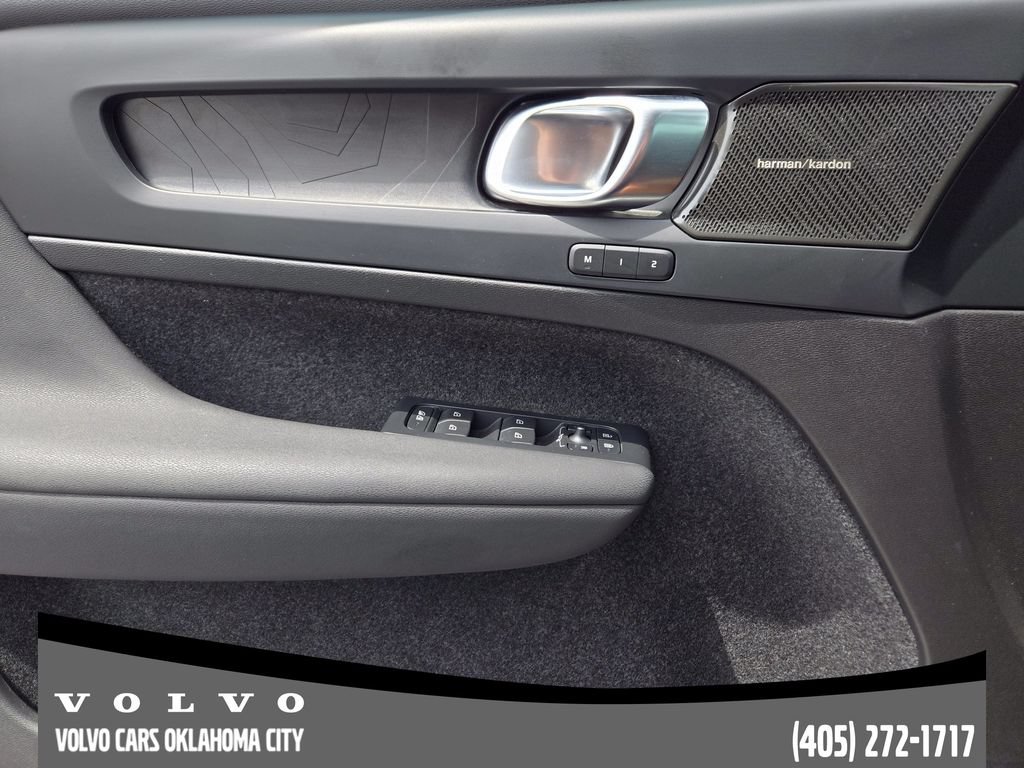 Certified 2023 Volvo C40 P8 Recharge Ultimate w/ Protection Package Premier AWD/4WD image 17