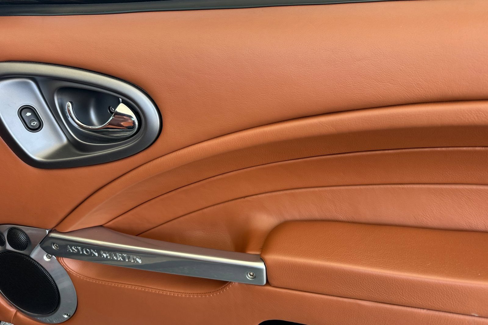 Used 2004 Aston Martin Vanquish RWD image 17