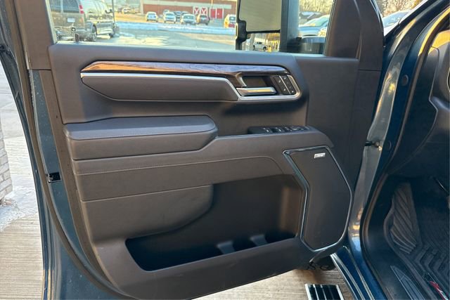 Used 2025 Chevrolet Silverado 2500 LTZ w/ LTZ Plus Package image 19