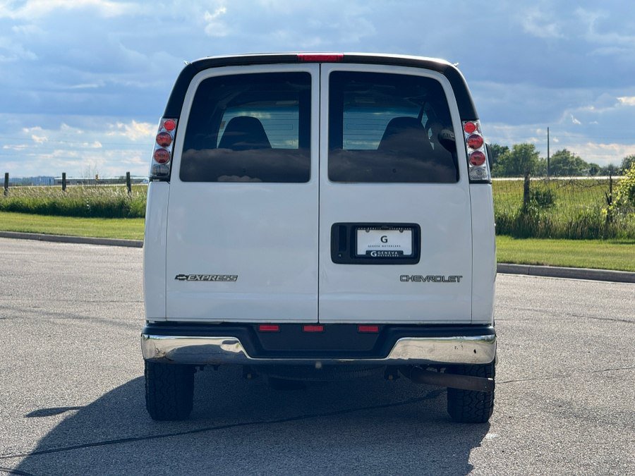 Used 2005 Chevrolet Express 3500 Passenger w/ LS Preferred Equipment Group RWD image 6