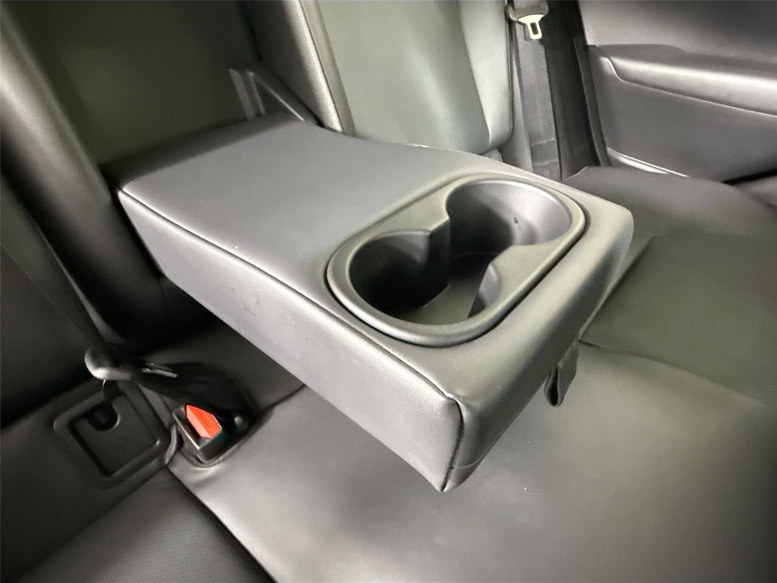 Used 2025 Toyota Prius XSE image 36