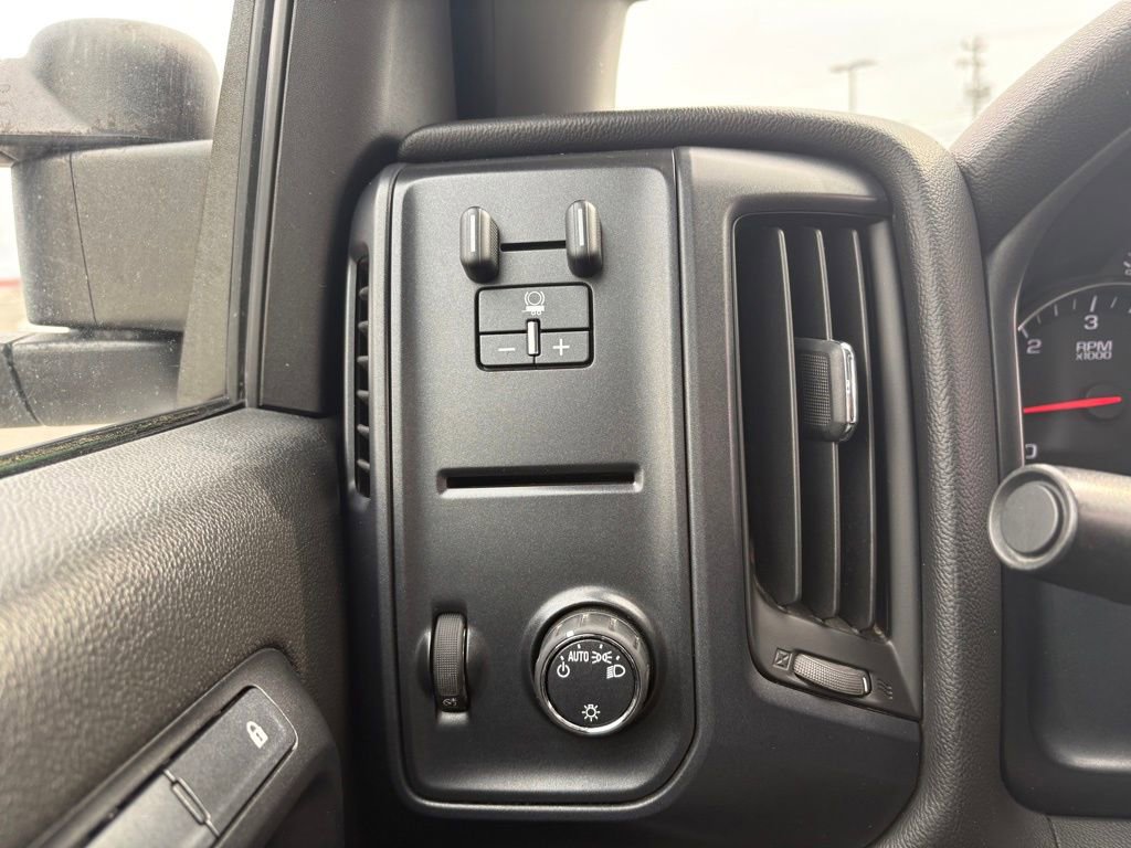 Used 2015 Chevrolet Silverado 3500 W/T image 21