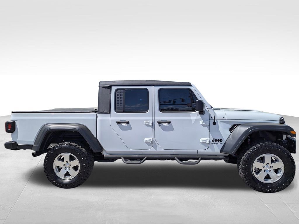 Used 2022 Jeep Gladiator Sport image 3