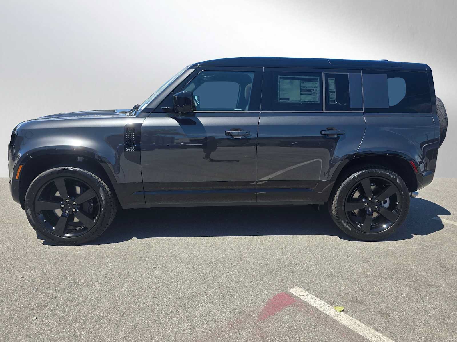 New 2026 Land Rover Defender 110 X-Dynamic SE AWD/4WD image 2