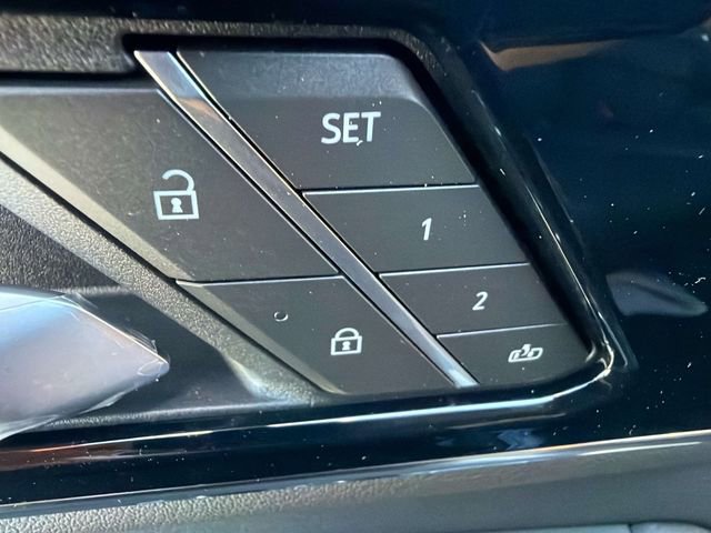 New 2026 GMC Yukon XL Denali w/ Denali Reserve Package image 18