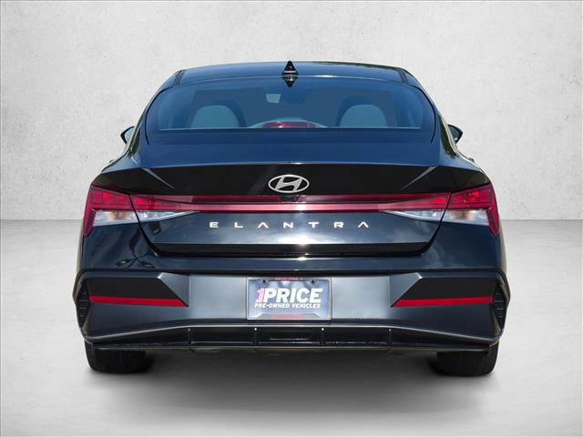 Used 2025 Hyundai Elantra SEL FWD image 7