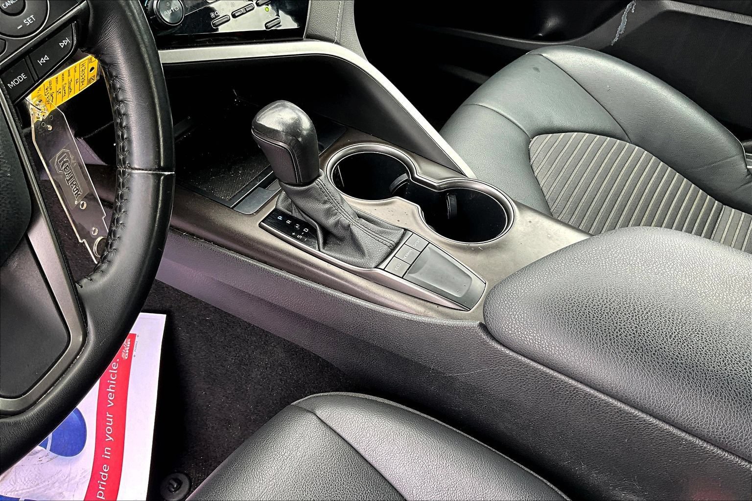 Used 2022 Toyota Camry SE FWD image 18