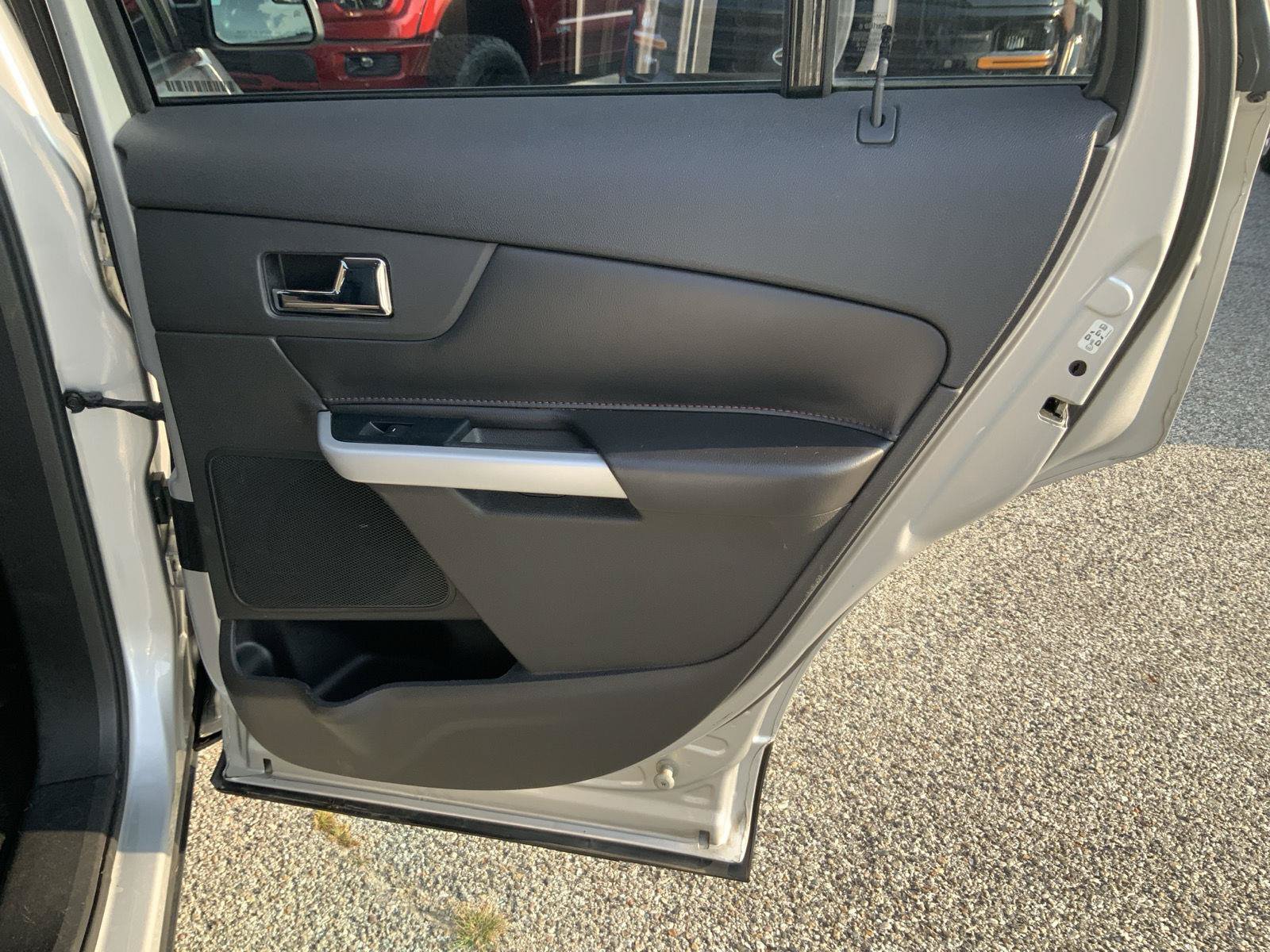 Used 2013 Ford Edge SEL FWD image 45