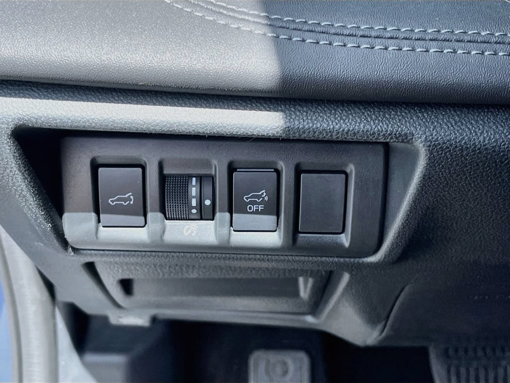 Used 2025 Subaru Outback Limited w/ Popular Package #2 AWD/4WD image 10