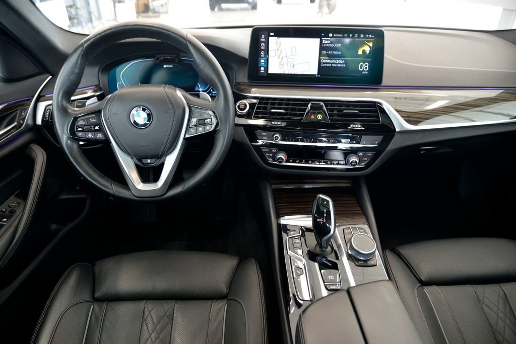 Used 2021 BMW 530e xDrive AWD/4WD image 17
