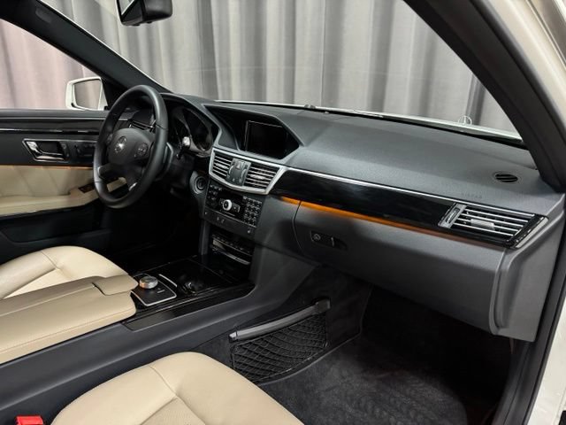 Used 2010 Mercedes-Benz E 350 4MATIC Sedan image 8