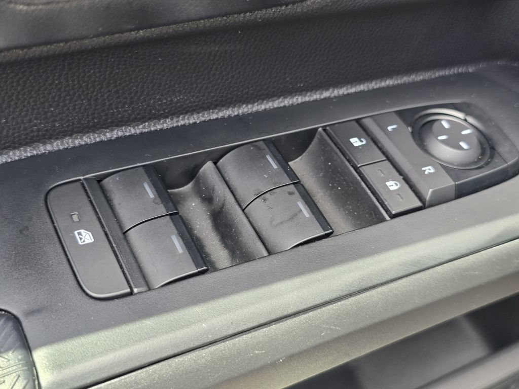 Certified 2024 Toyota Tacoma SR AWD/4WD image 25