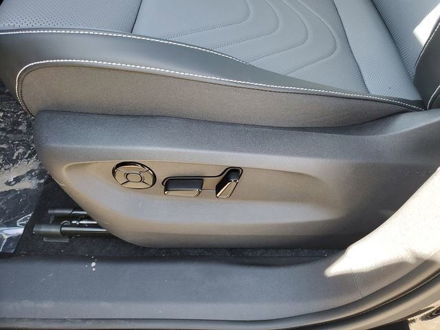 New 2026 Volkswagen Tiguan SE R-Line image 17