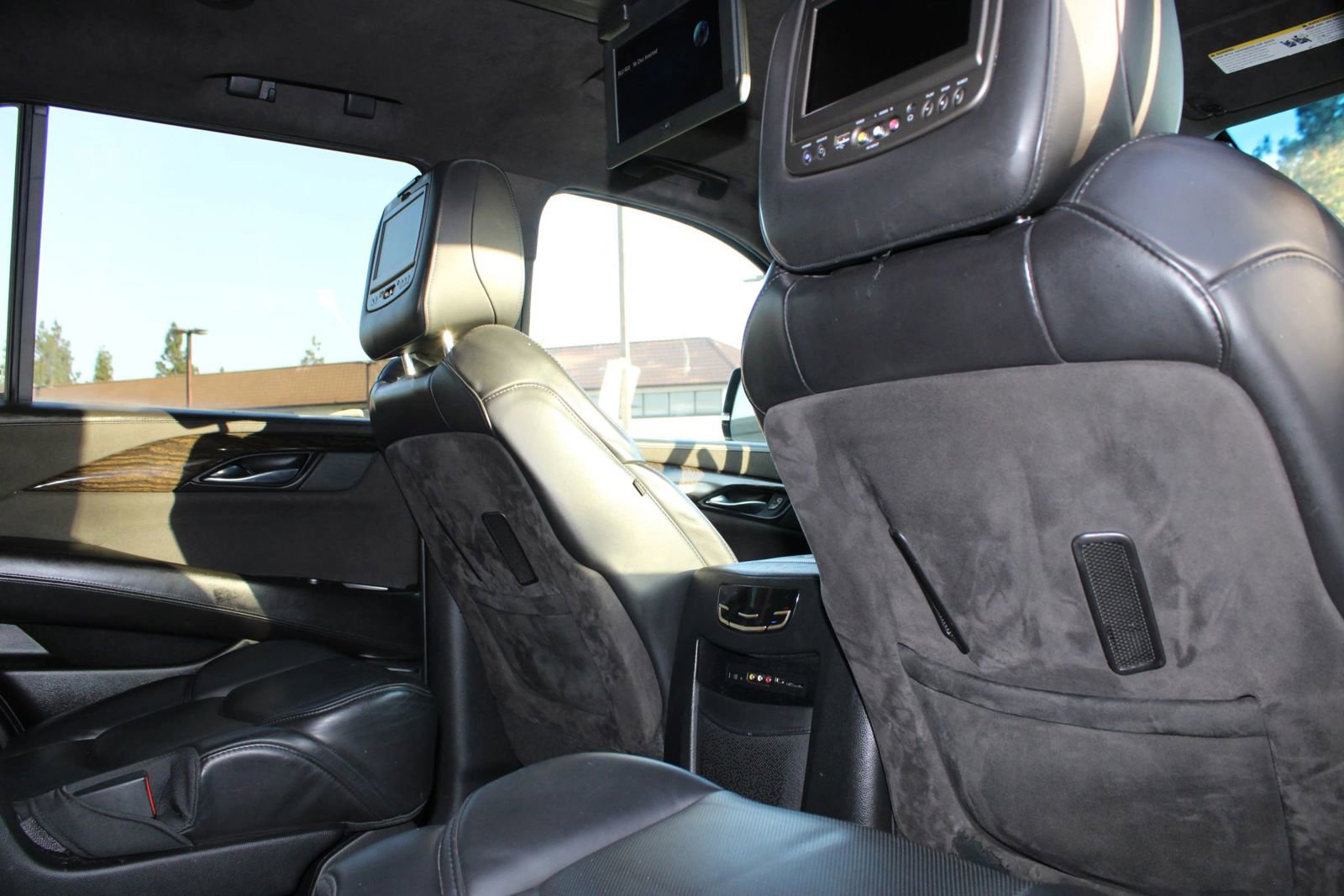 Used 2016 Cadillac Escalade Platinum AWD/4WD image 16