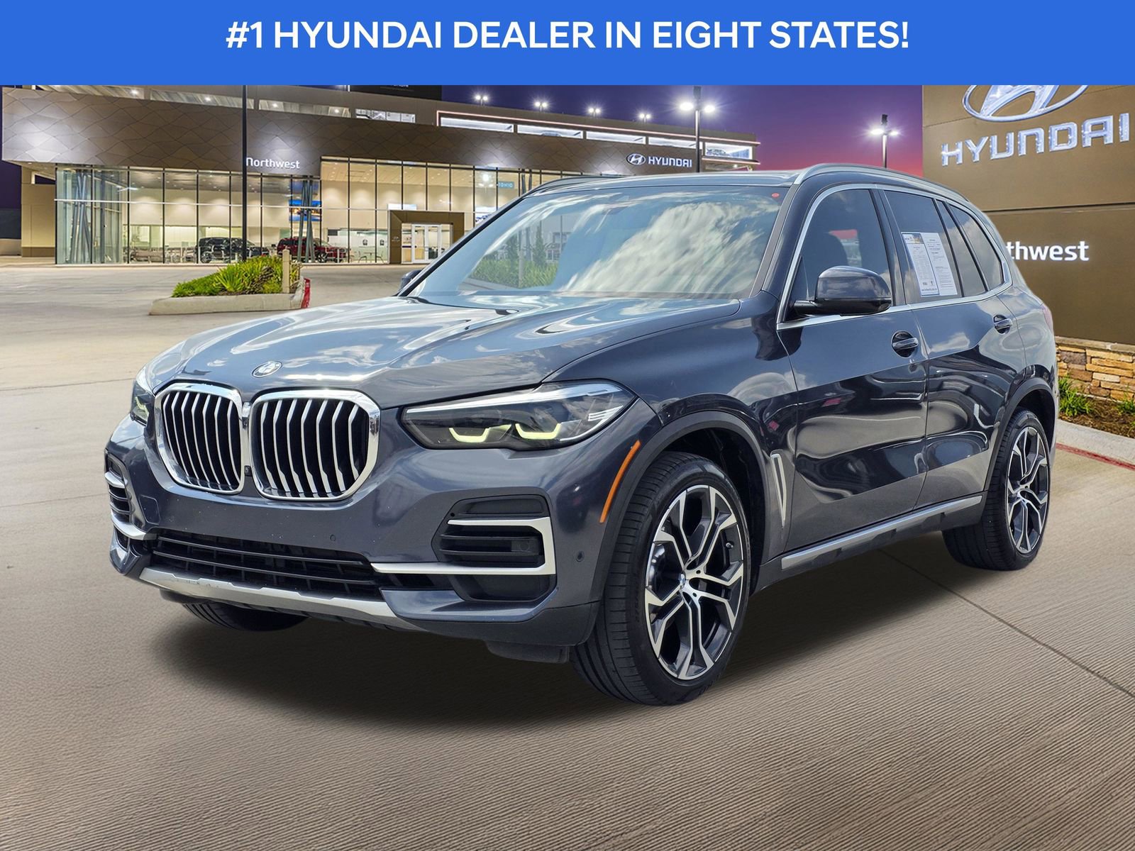 Used 2022 BMW X5 sDrive40i w/ Premium Package image 2