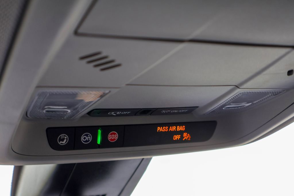 Used 2025 Chevrolet Blazer LT FWD image 19